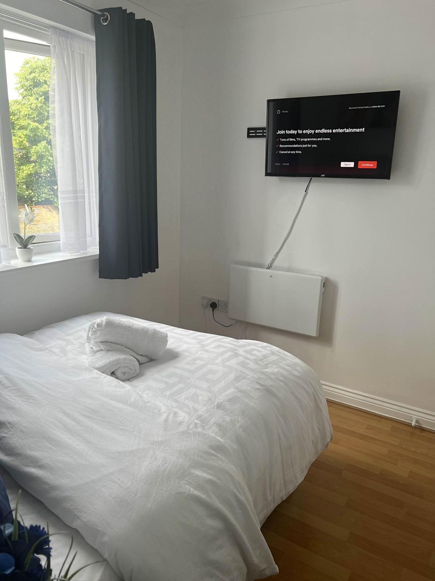 Luxury Rooms And An En-Suite Room With Free Wi-Fi Clarendon Way Colchester Exterior photo